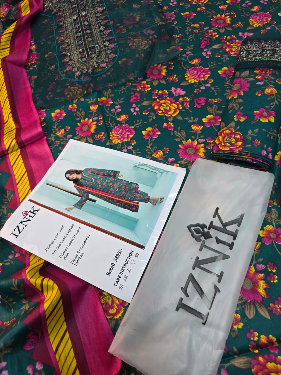 Iznik 3-Piece Embroidered Summer Lawn Suit (Unstitched - Deep Green Floral)
