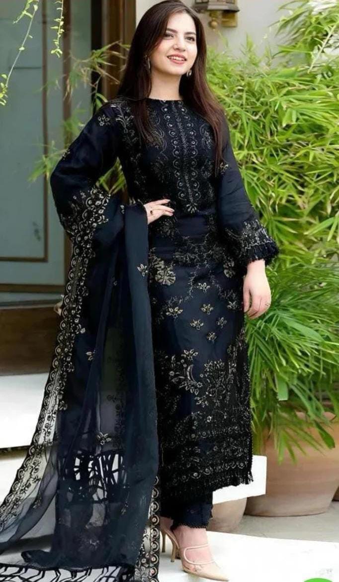 Daranil Summer Lawn Embroidered 3 Piece Suit