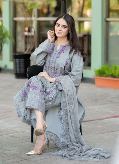 Lawn 3 Piece Embroidered Unstitched (Mushq)