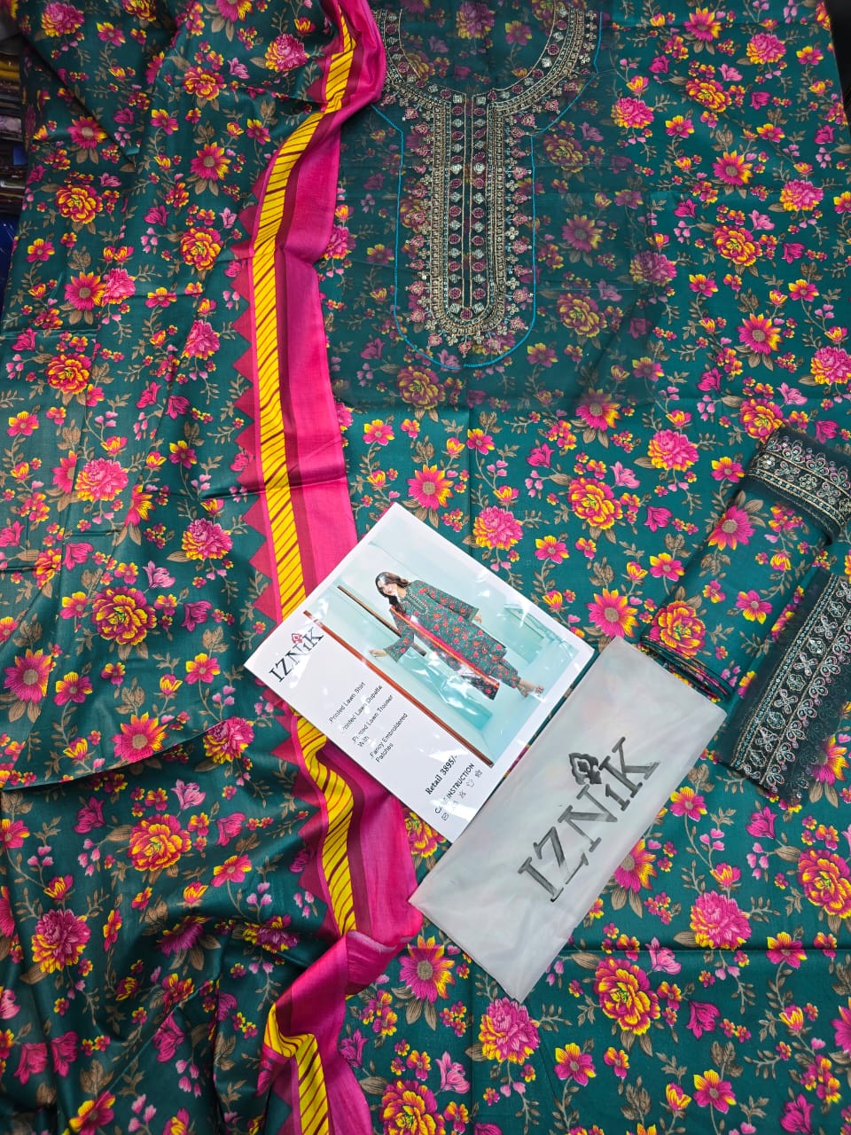 Iznik 3-Piece Embroidered Summer Lawn Suit (Unstitched - Deep Green Floral)
