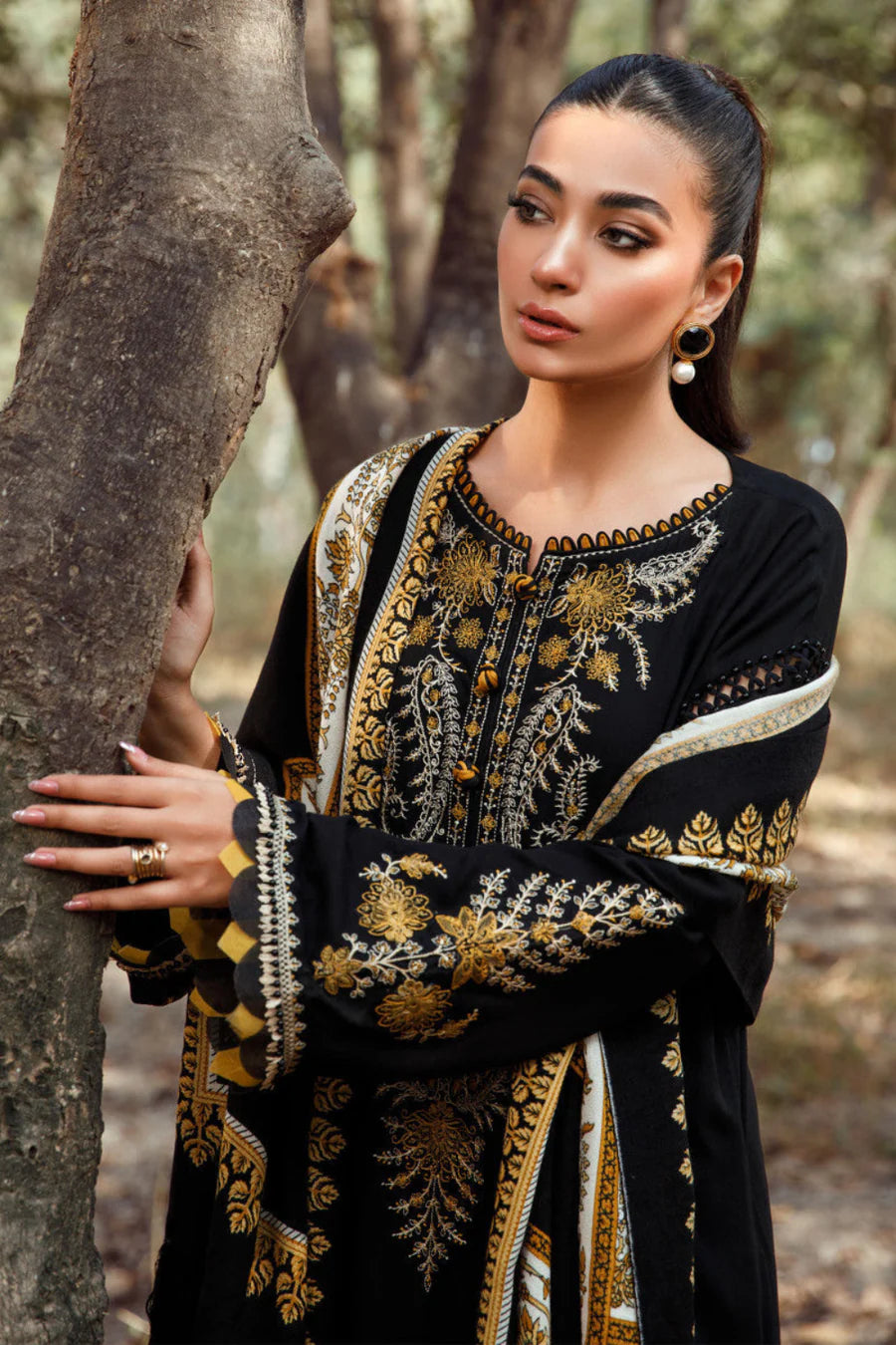Lawn 3 Piece Embroidered Unstitched